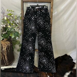 NWOT-Wrangler Black High Rise Wide Flare Star Struck Jeans-Size 26